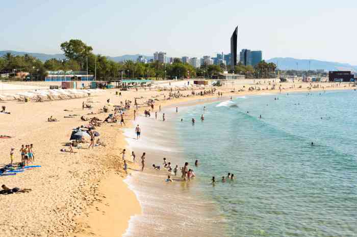 Barcelona beach beaches summer barceloneta platja la things do top fun before